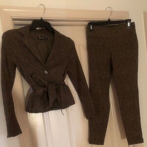 NY&CO  2 Piece Blazer & Pant Pre Owned In Excellent Conditions Size Small